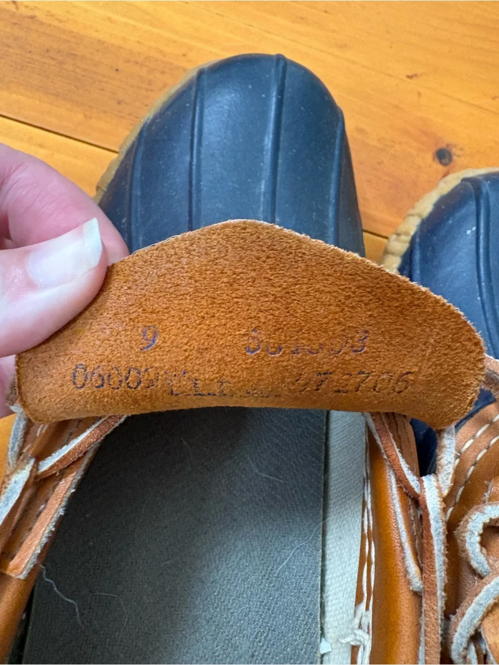 Vintage Two-Tone Duck Shoes in Navy and Brown
